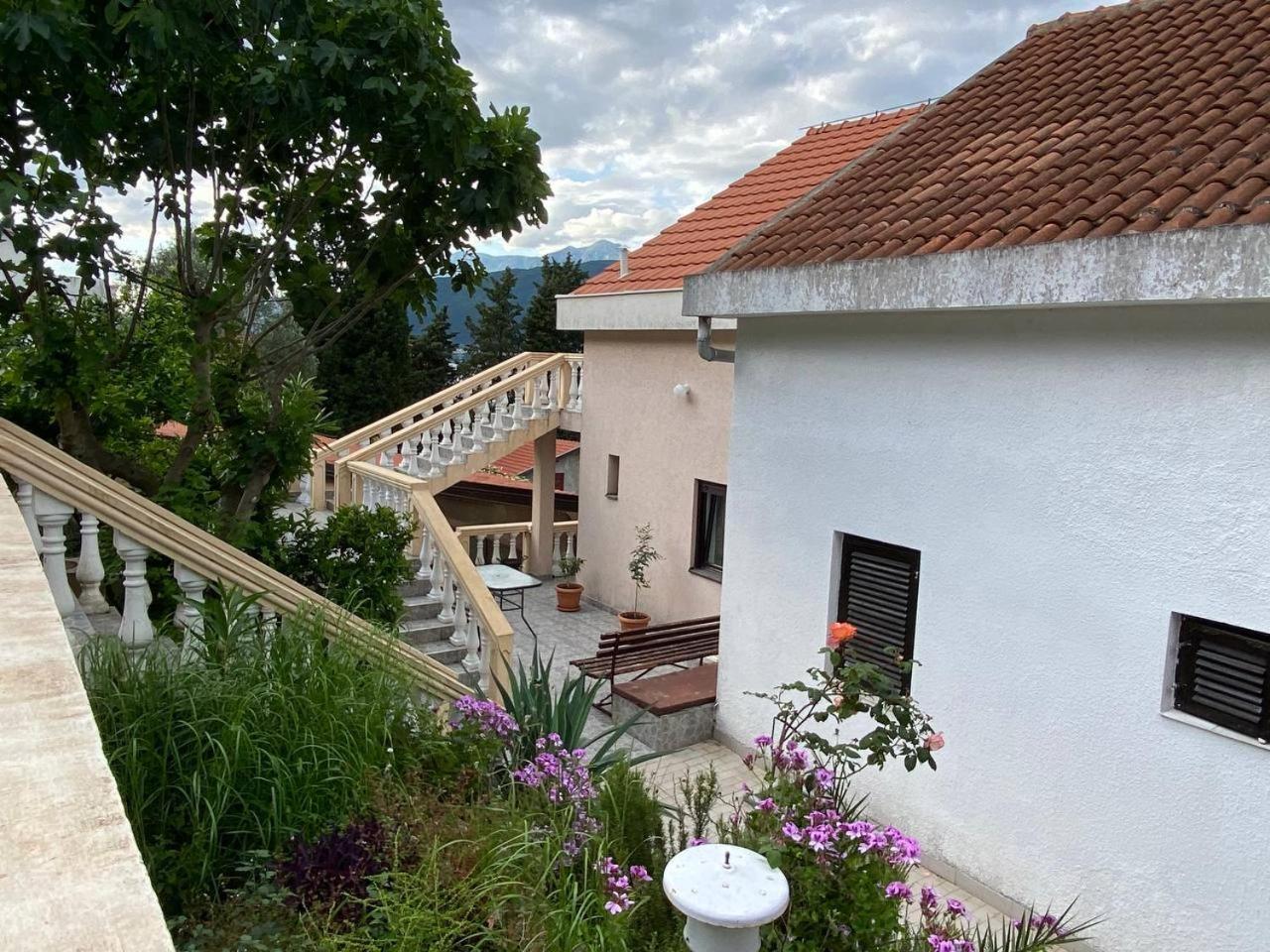 Apartments Arina Krasići Buitenkant foto
