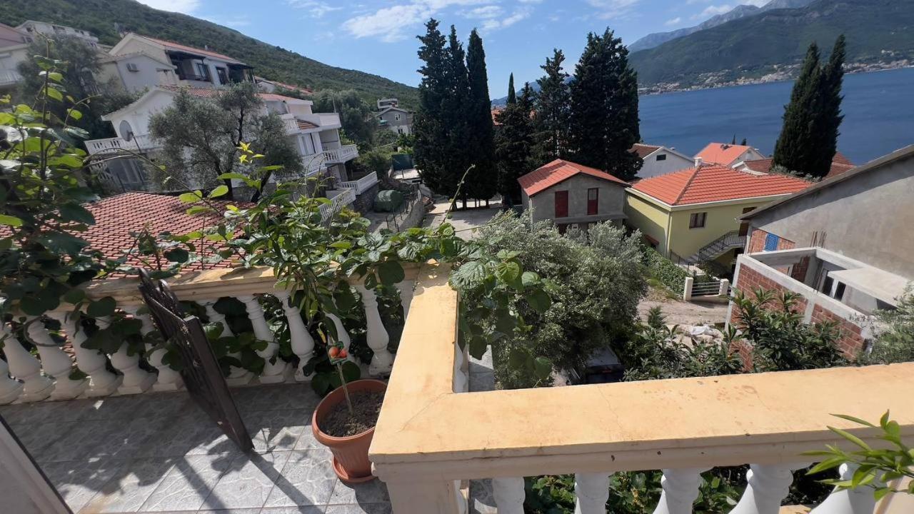 Apartments Arina Krasići Buitenkant foto