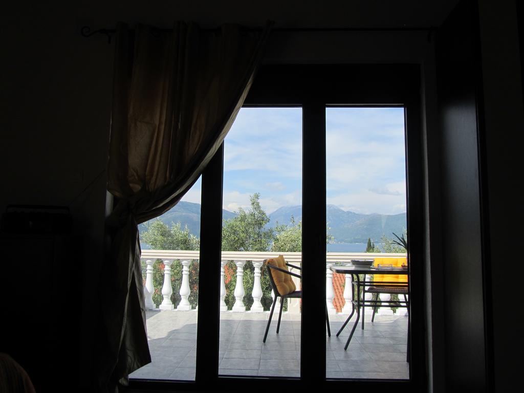 Apartments Arina Krasići Kamer foto