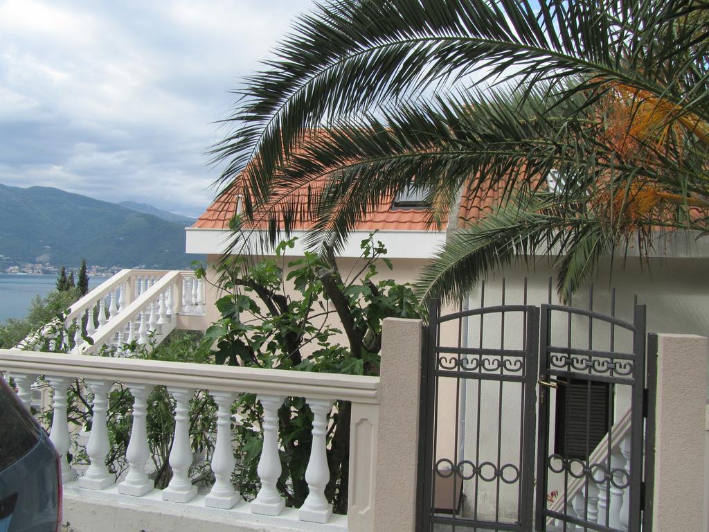Apartments Arina Krasići Buitenkant foto